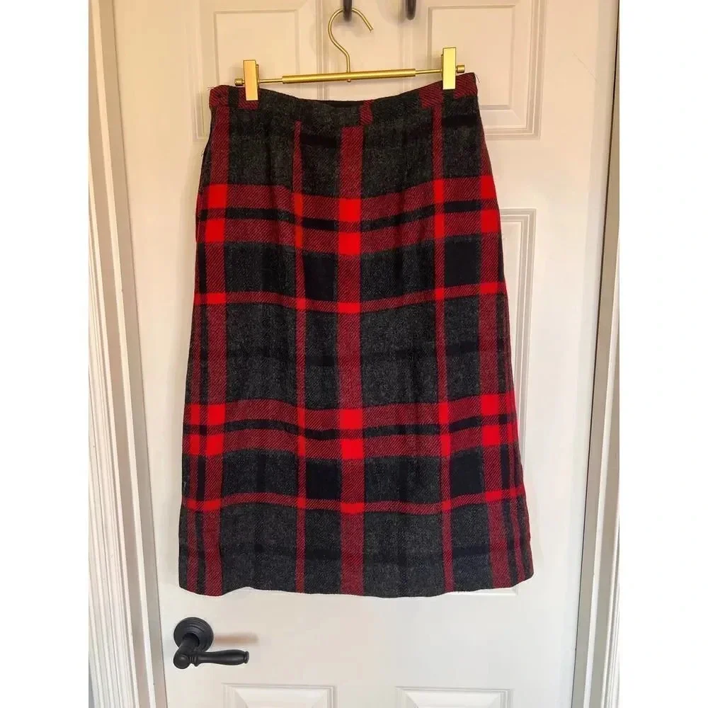 Vintage 100% wool red black plaid pleated skirt‎ size small medium